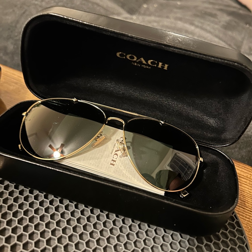 Never worn coach aviator sunglasses